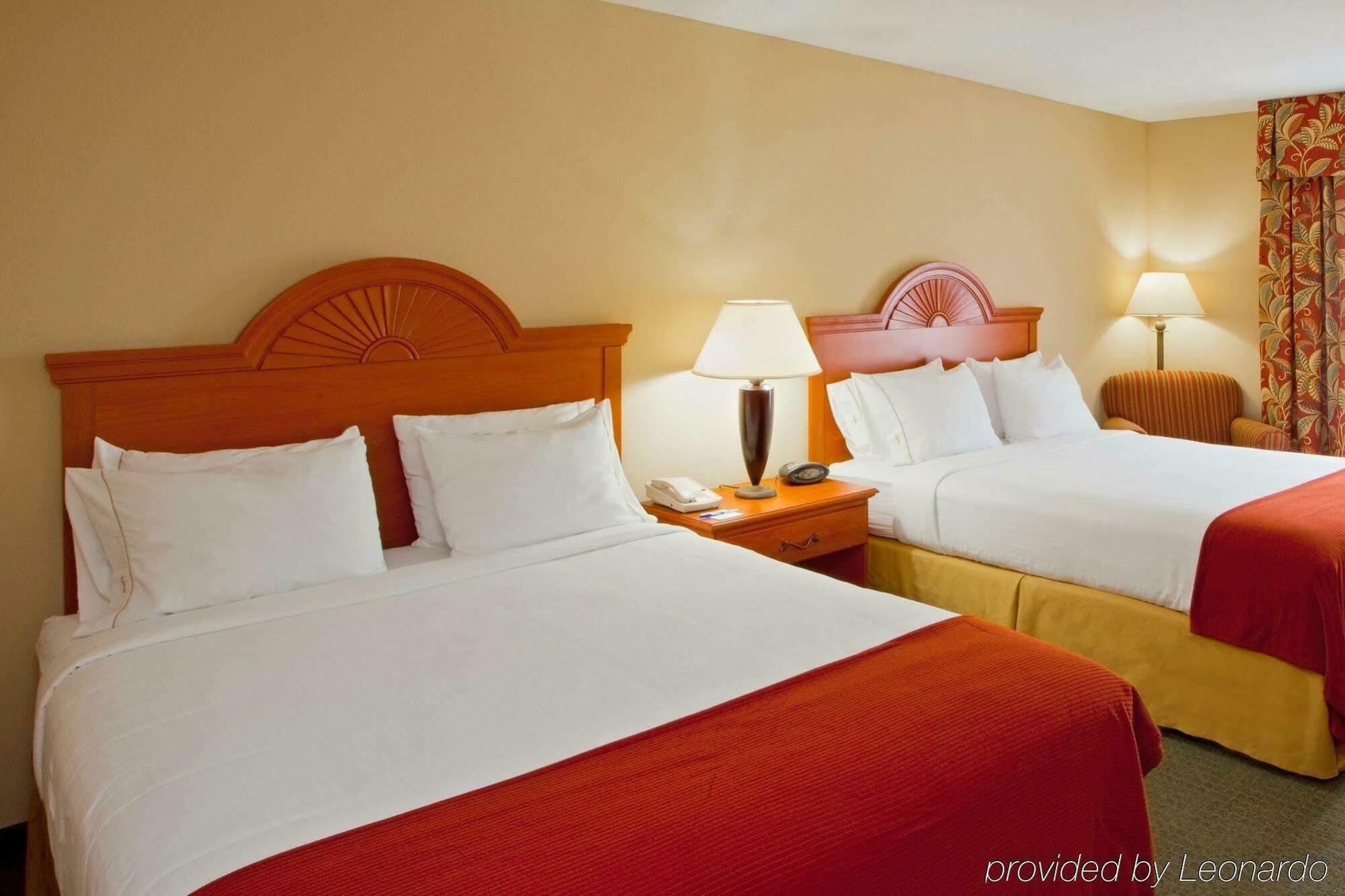 פארקרסבורג Holiday Inn Express Mineral Wells By Ihg מראה חיצוני תמונה